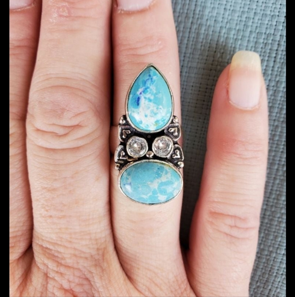 New Dyed Howlite & White Topaz Silver Statement Ring.